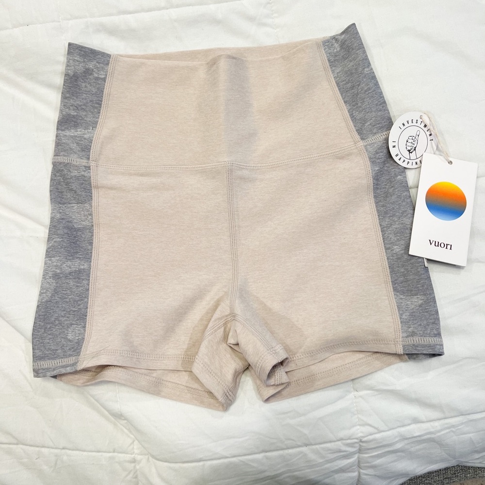 NWT Vuori Aspire Elevation Shorty Size S Color Dune Heather